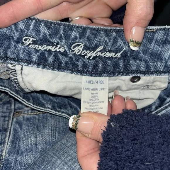 American Eagle Favorite Boyfriend Dreams. Size 4 regular. - Picture 4 of 4